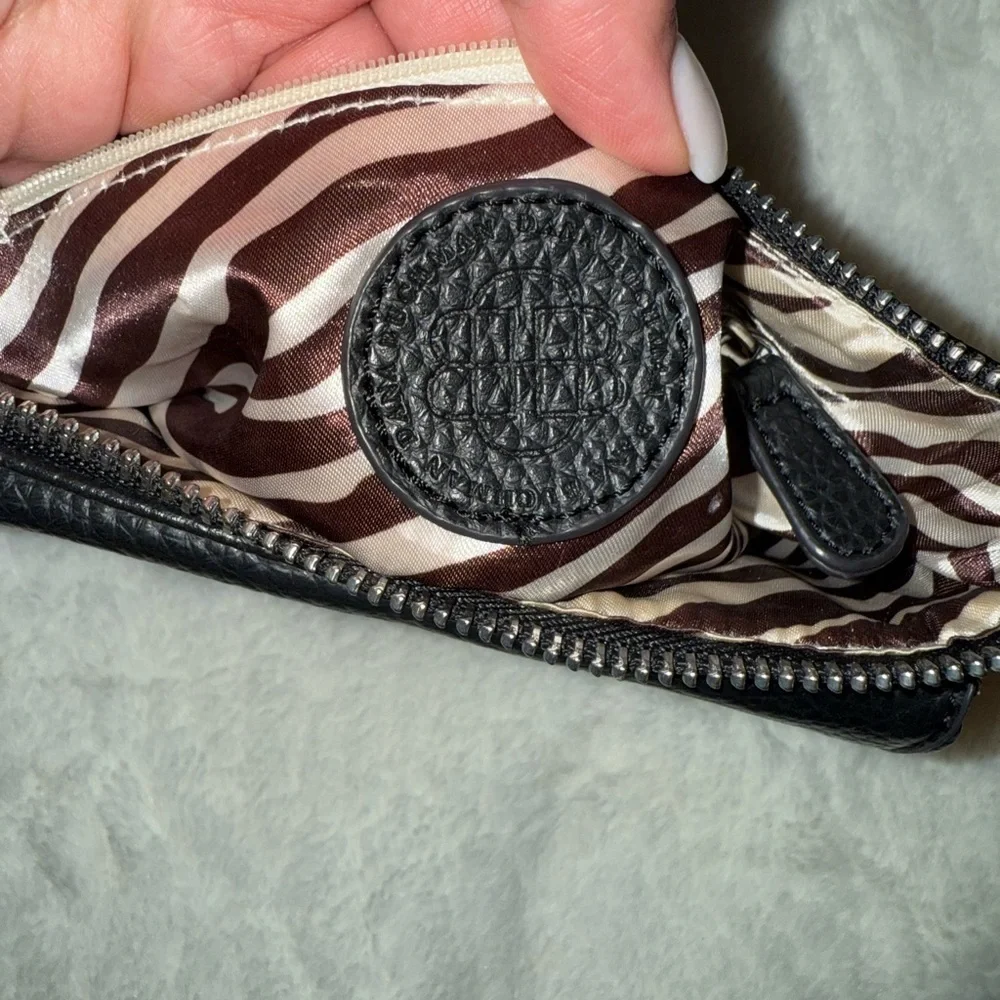 3 x 20$ Dana Buchman Black Wristlet Clutch